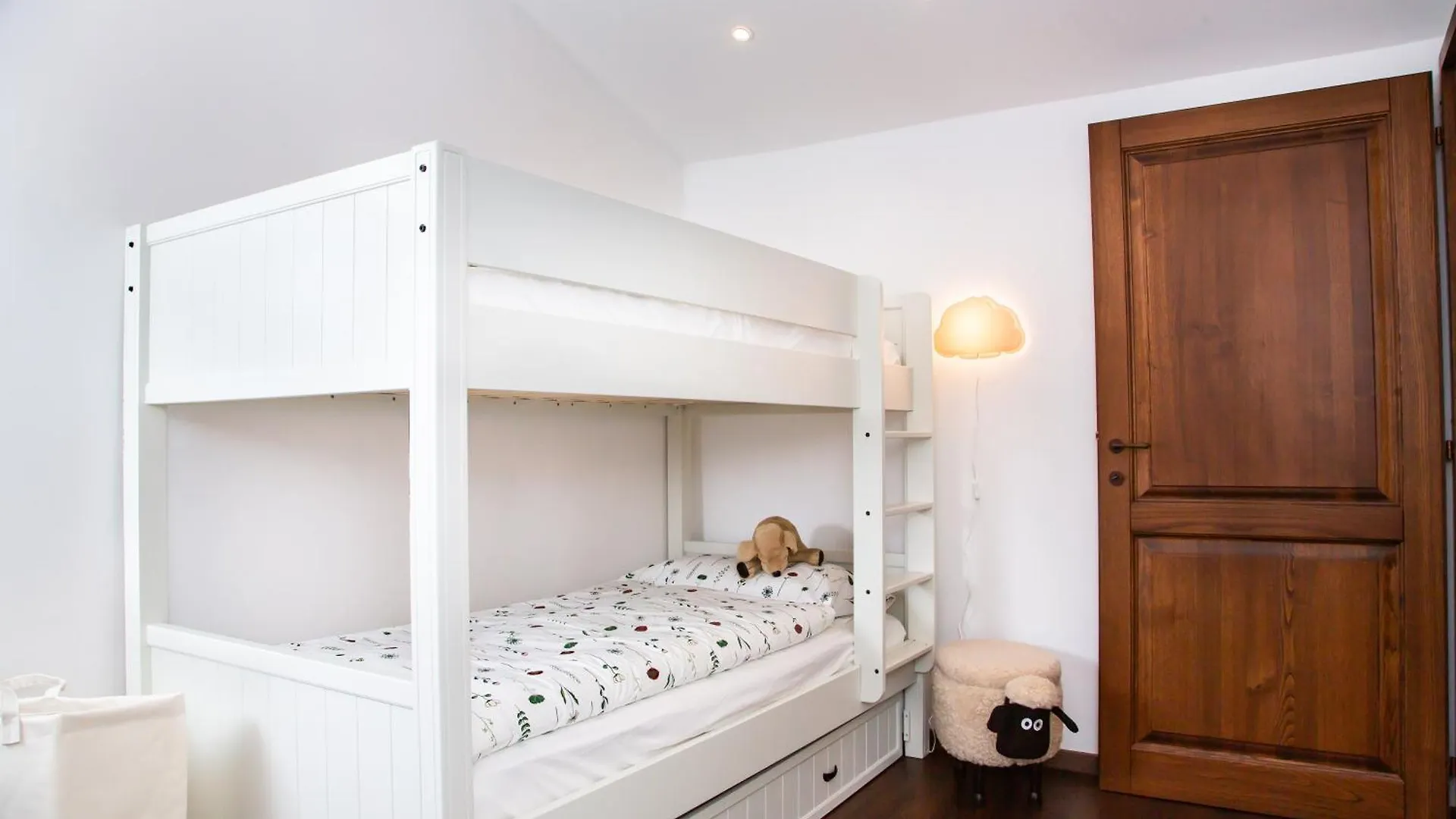 Vista Piazza Apartment Cana Italy